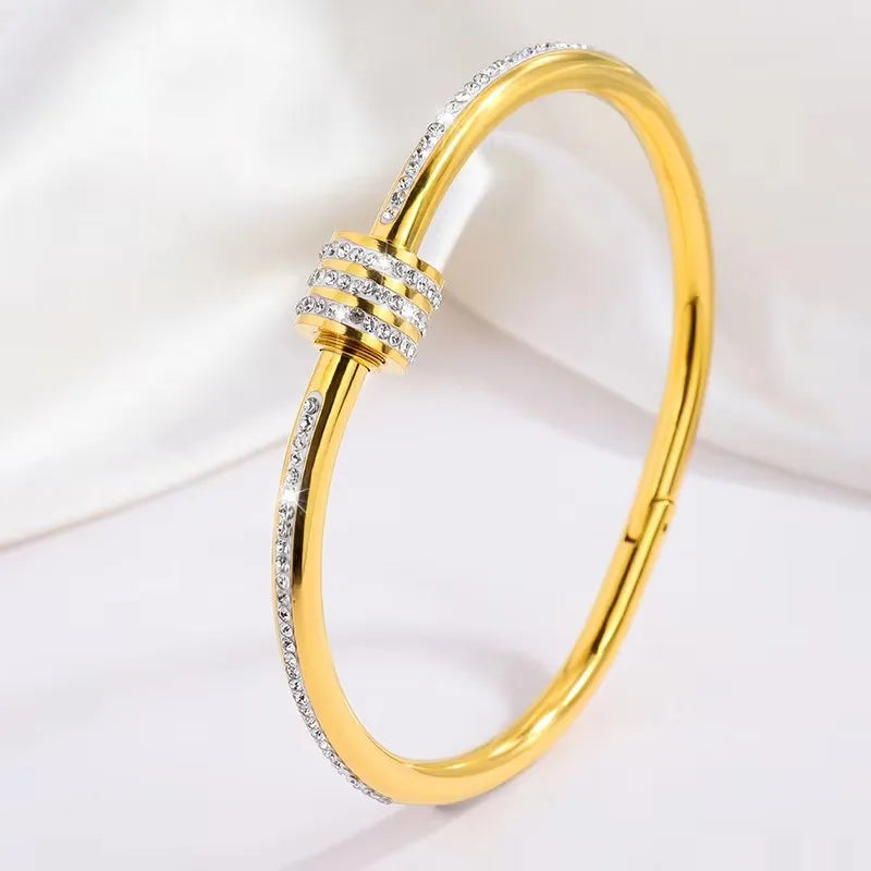 BRACELETE FEMININA BANHADA A OURO